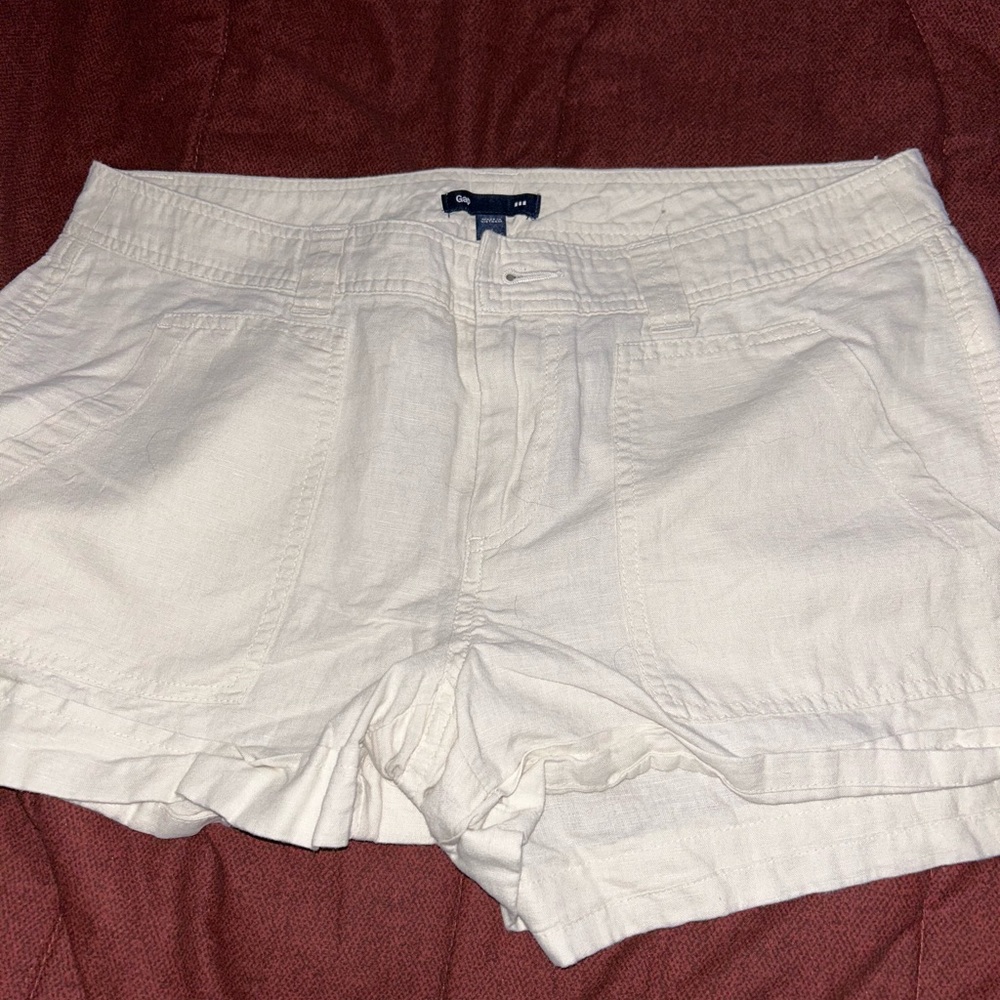 GAP white shorts